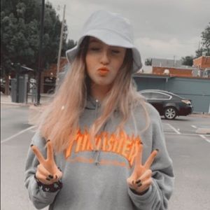 Meet your Posher, Molly